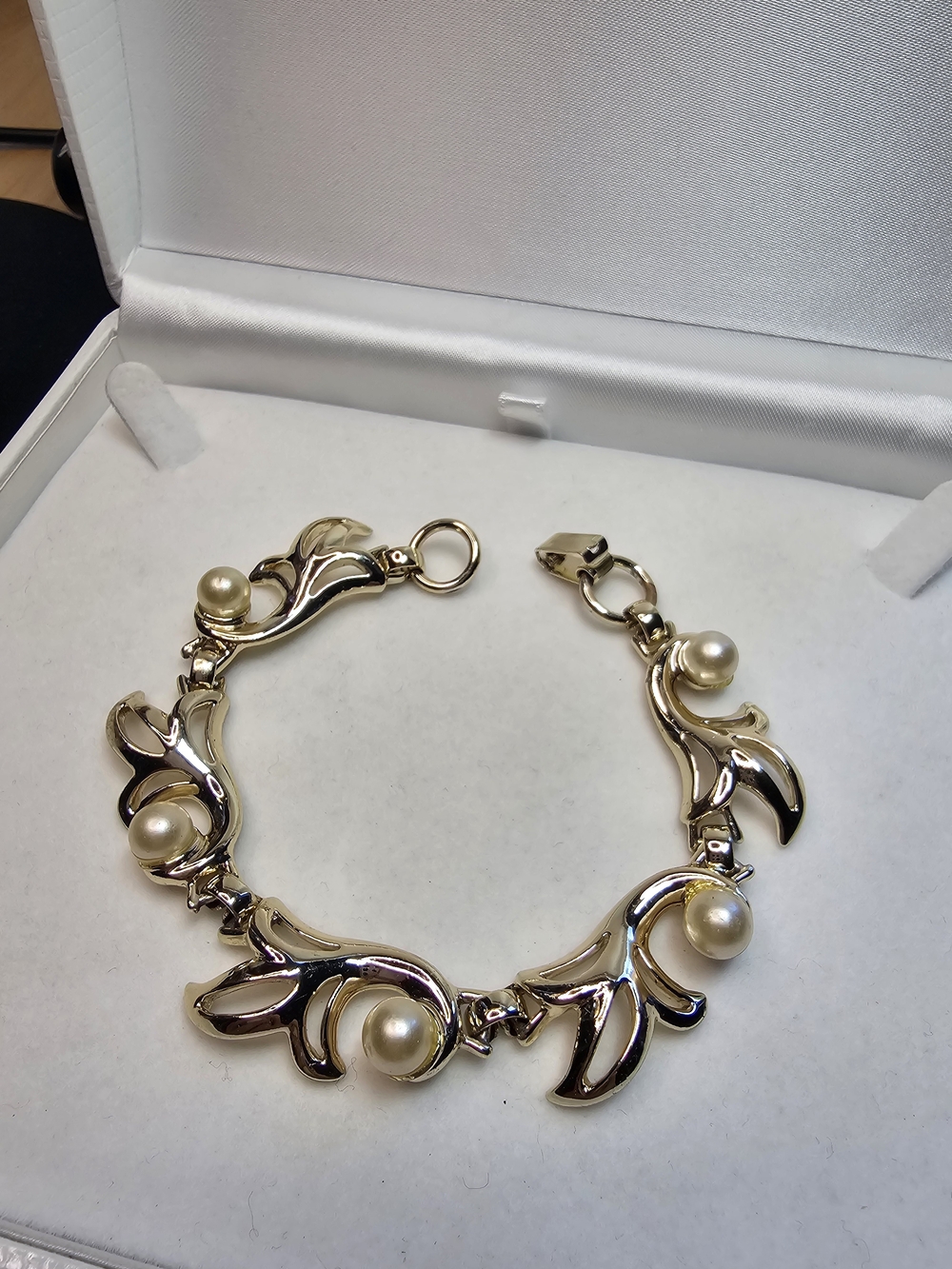 Gold Pearl Accent Women's Bracelet